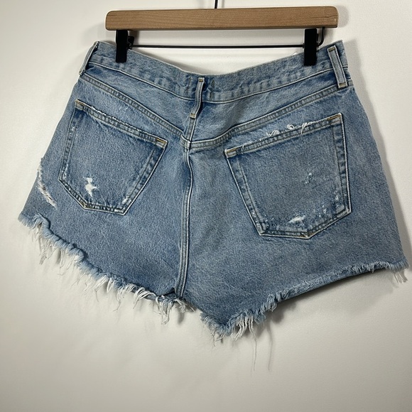 AGOLDE Parker raw hem button fly denim shorts size 32. - Picture 5 of 7